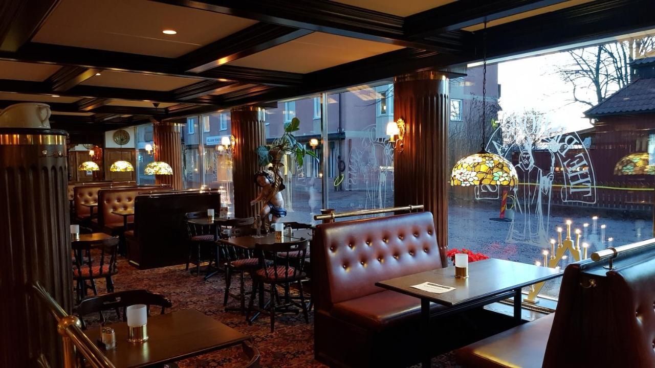 Hotel Bishops Arms Mora Luaran gambar