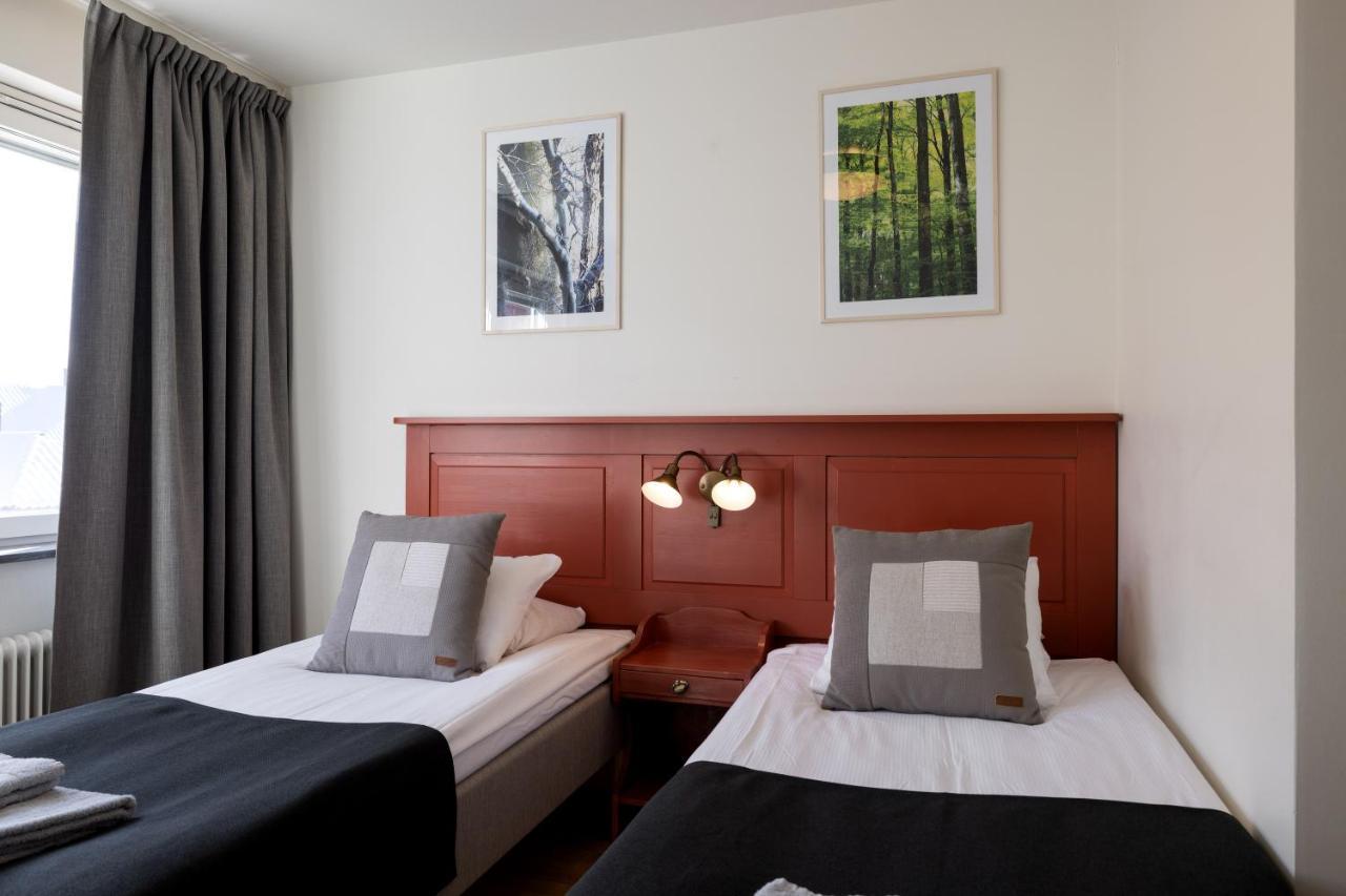 Hotel Bishops Arms Mora Luaran gambar