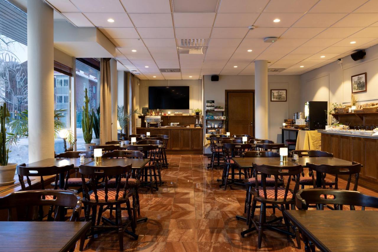 Hotel Bishops Arms Mora Luaran gambar