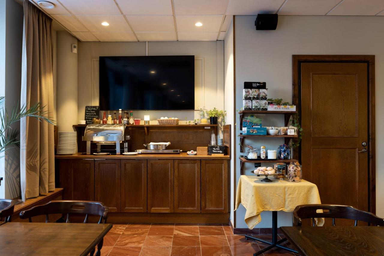 Hotel Bishops Arms Mora Luaran gambar