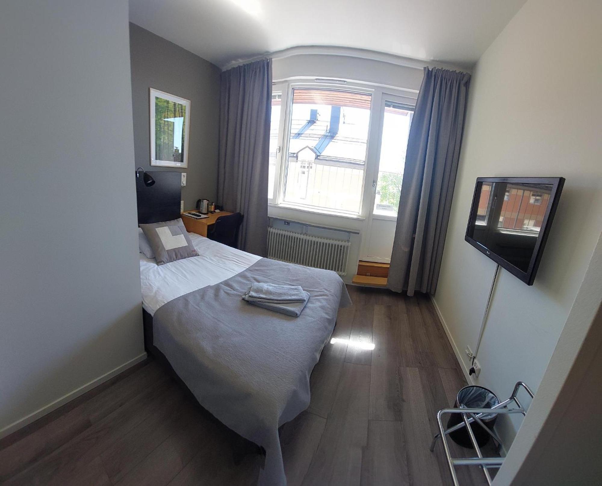 Hotel Bishops Arms Mora Bilik gambar