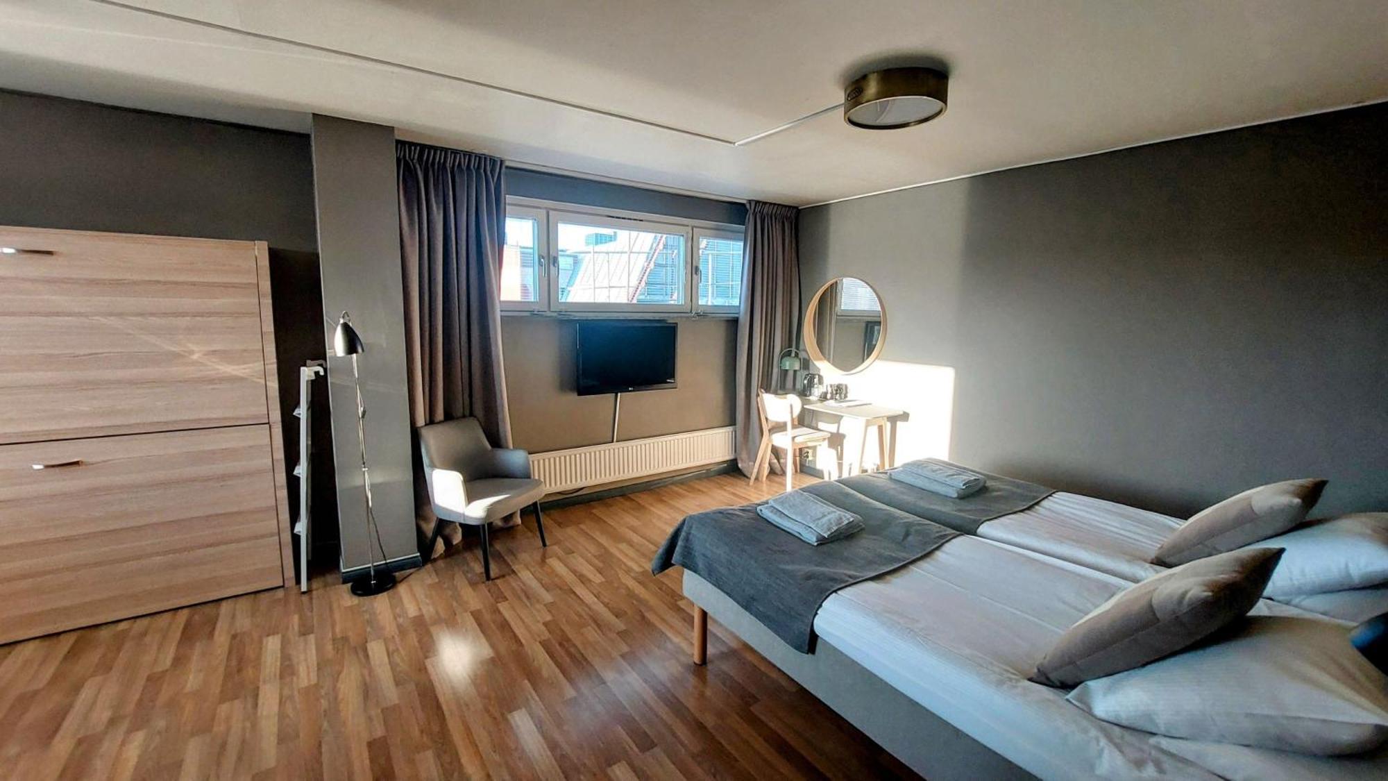 Hotel Bishops Arms Mora Luaran gambar