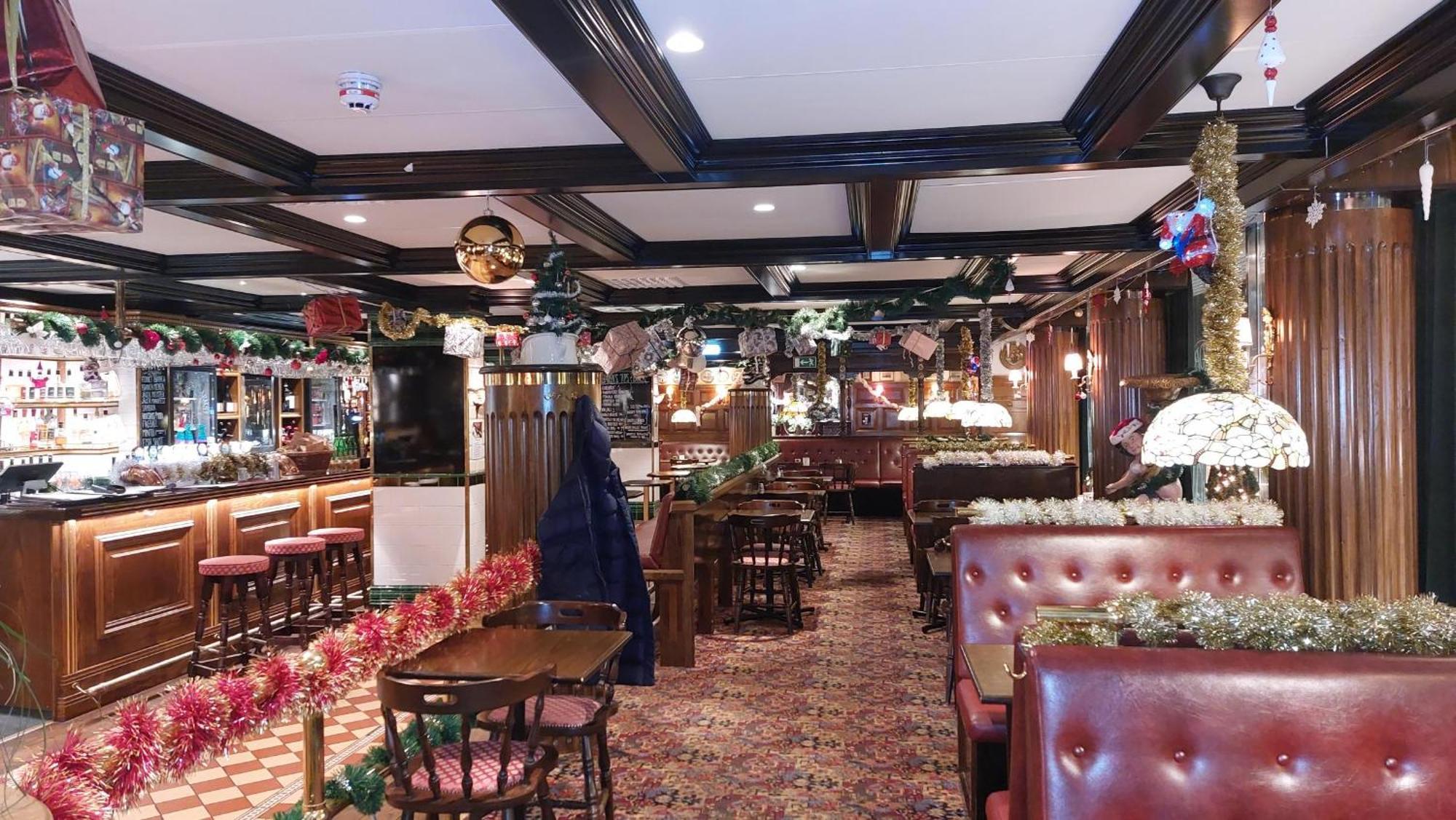 Hotel Bishops Arms Mora Luaran gambar