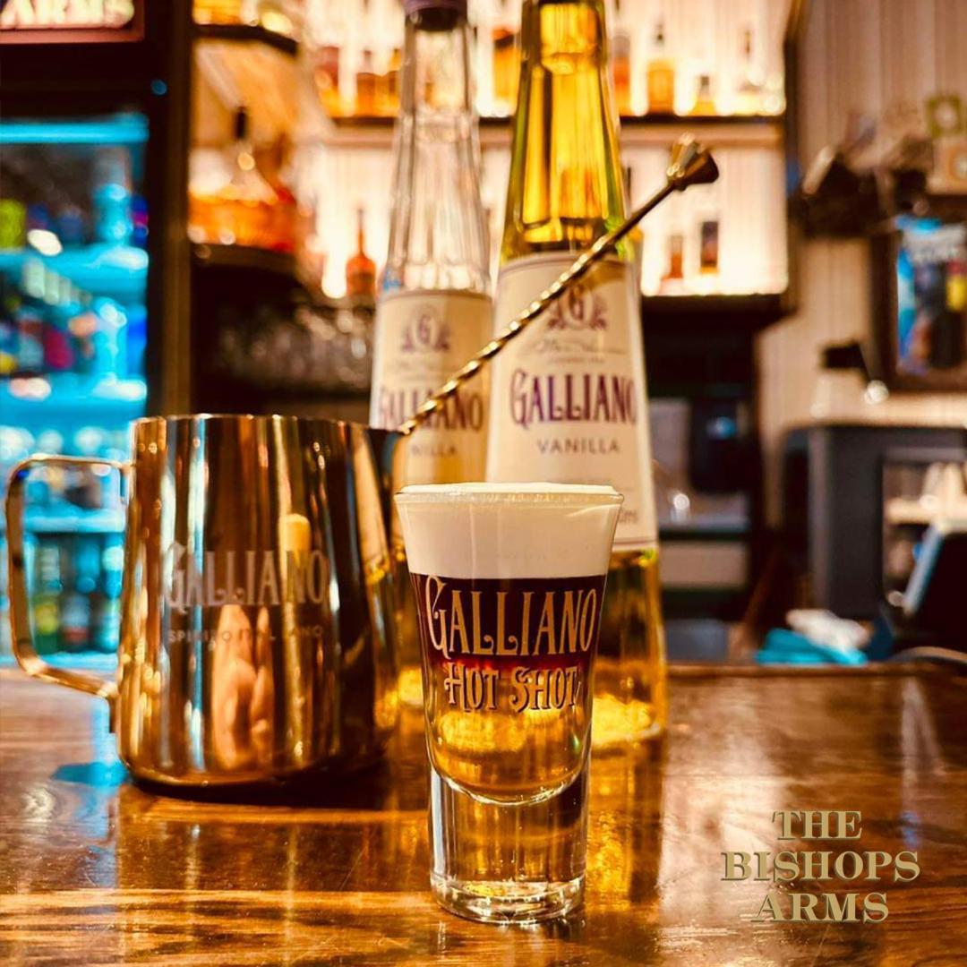 Hotel Bishops Arms Mora Luaran gambar