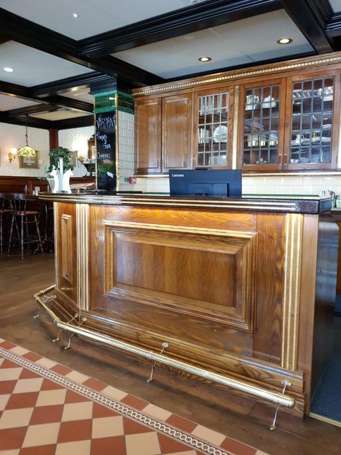 Hotel Bishops Arms Mora Luaran gambar