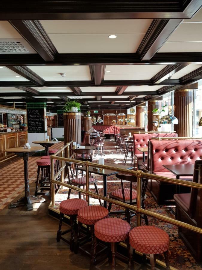 Hotel Bishops Arms Mora Luaran gambar
